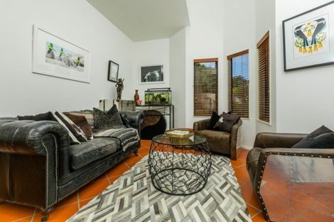 Photo of property in 28 Oakford Park Crescent, Greenhithe, Auckland, 0632