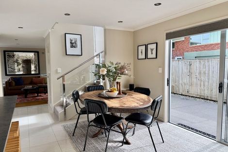 Photo of property in 32b Gilbert Street, New Plymouth, 4310