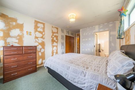 Photo of property in 16 Tanekaha Street, Stokes Valley, Lower Hutt, 5019