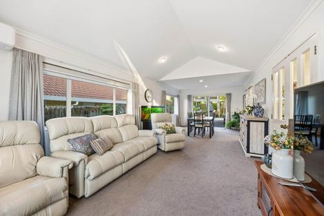 Photo of property in 136 Kilkenny Drive, East Tamaki Heights, Auckland, 2016