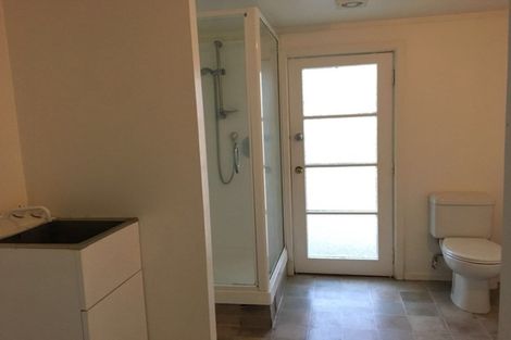 Photo of property in 12 Arahia Street, Northcote, Auckland, 0627