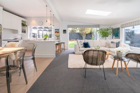 Photo of property in 56 Derwent Street, Island Bay, Wellington, 6023