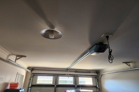 Photo of property in 21 Rainey Crescent, Papamoa Beach, Papamoa, 3118