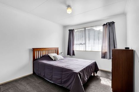 Photo of property in 5 Ambury Place, Merrilands, New Plymouth, 4312