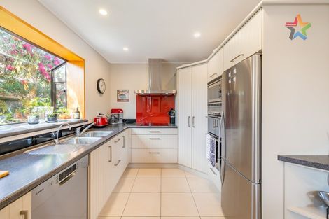 Photo of property in 2a Hobbs Grove, Epuni, Lower Hutt, 5011