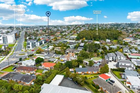 Photo of property in 9 Ocean View Road, Hillcrest, Auckland, 0627