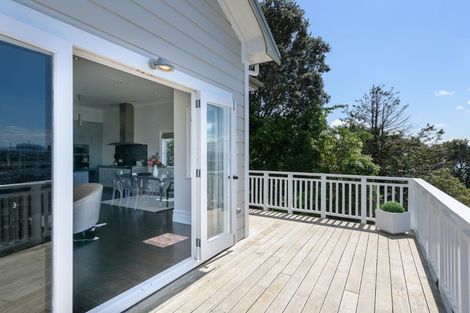 Photo of property in 11 Central Terrace, Kelburn, Wellington, 6012