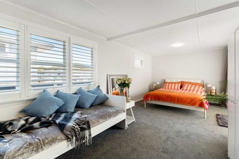 Photo of property in 24 Cobham Crescent, Kelston, Auckland, 0602