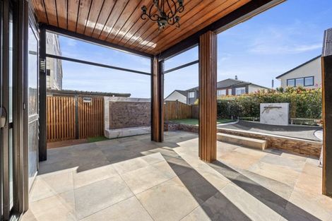 Photo of property in 16 Lime Hill Rise, Flat Bush, Auckland, 2019