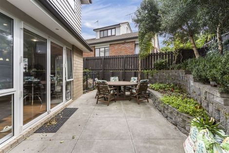 Photo of property in 1 Citation Way, Botany Downs, Auckland, 2010