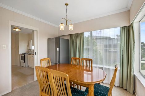 Photo of property in 20 Chivalry Road, Glenfield, Auckland, 0629