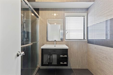 Photo of property in 2 Pantera Way, Hillpark, Auckland, 2102