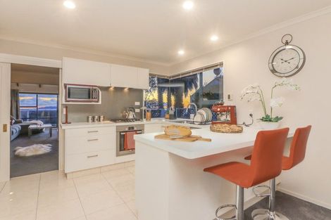 Photo of property in 83 Kakariki Grove, Waikanae, 5036