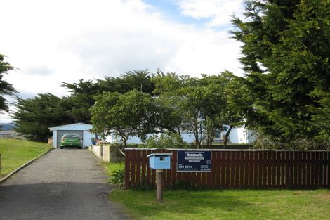 Photo of property in 17 Drake Street, Waikawa Beach, Manakau, 5573