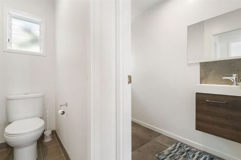 Photo of property in 2/47 Hogans Road, Glenfield, Auckland, 0629