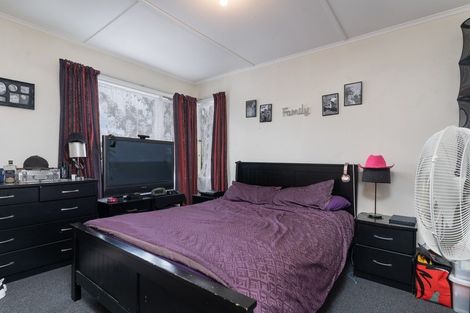 Photo of property in 27 Woodward Street East, Featherston, 5710