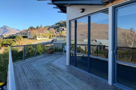 Photo of property in 1-3/1 Matakauri Place, Fernhill, Queenstown, 9300