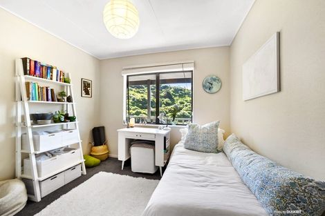 Photo of property in 117 Houghton Bay Road, Houghton Bay, Wellington, 6023