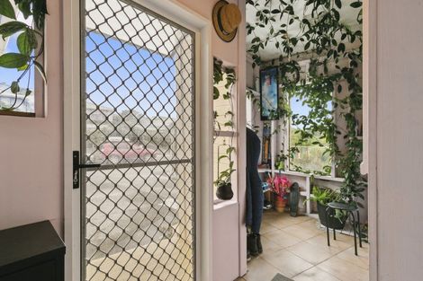 Photo of property in 12 Camrose Grove, Kingston, Wellington, 6021