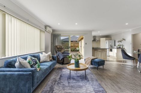 Photo of property in 2 Marlon Lane, East Tamaki, Auckland, 2016