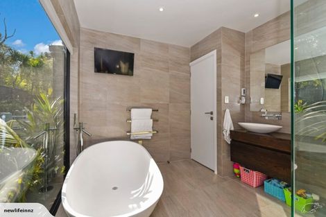 Photo of property in 64b Heathcote Road, Castor Bay, Auckland, 0620