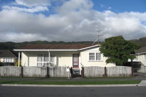 Photo of property in 11a Strand Crescent, Naenae, Lower Hutt, 5011