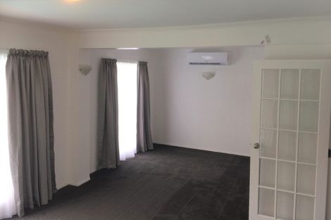 Photo of property in 14 Alton Terrace, Pakuranga Heights, Auckland, 2010