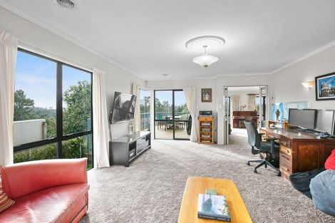 Photo of property in 397 Mangorei Road, Merrilands, New Plymouth, 4312