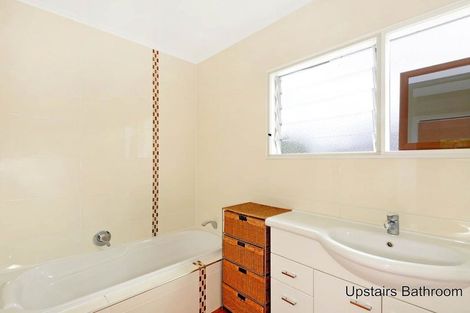 Photo of property in 4 Windsor Place, Windsor Park, Auckland, 0630