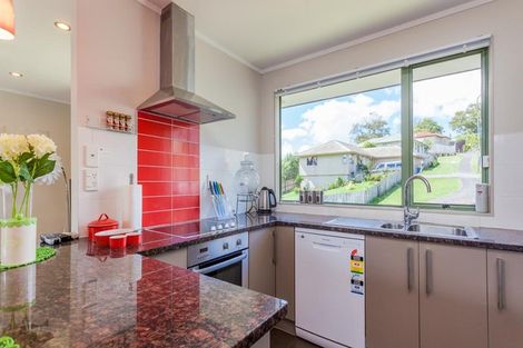 Photo of property in 43 Hewlett Road, Massey, Auckland, 0614