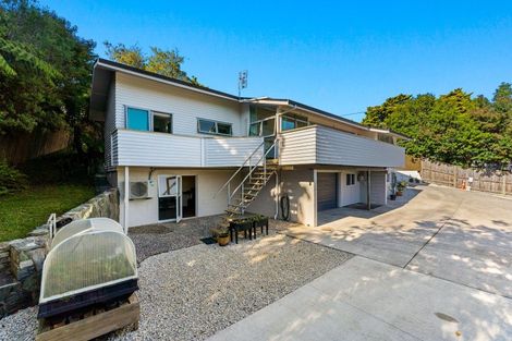 Photo of property in 11 Springbank Lane, Te Atatu Peninsula, Auckland, 0610