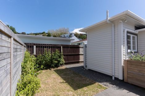 Photo of property in 7b Romney Square, Tawa, Wellington, 5028
