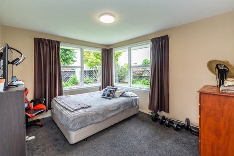 Photo of property in 220 Grimseys Road, Redwood, Christchurch, 8051