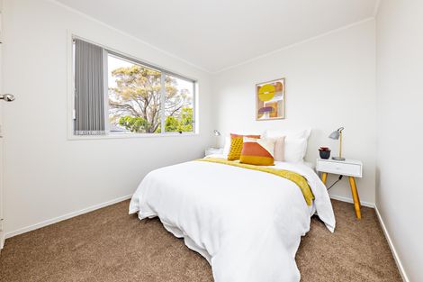 Photo of property in 15 Becker Drive, Weymouth, Auckland, 2103