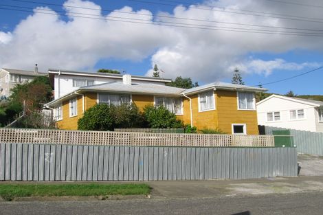 Photo of property in 5 Durham Street, Cannons Creek, Porirua, 5024