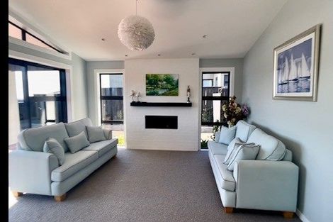 Photo of property in 14 Rotorua Grove, Aotea, Porirua, 5024