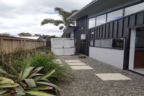 Photo of property in 20 Captain Wood Avenue, Whitianga, 3510
