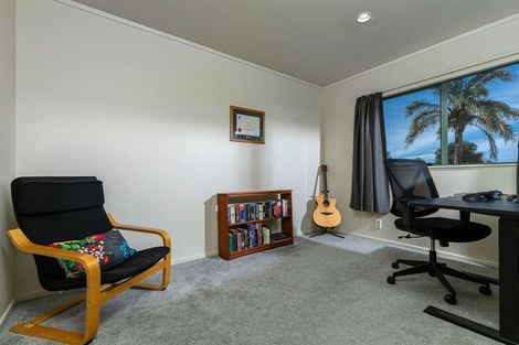 Photo of property in 11 Vitex Lane, Henderson, Auckland, 0612