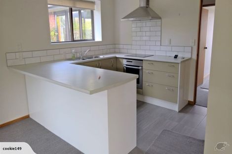 Photo of property in 2/40 Windermere Road, Papanui, Christchurch, 8053