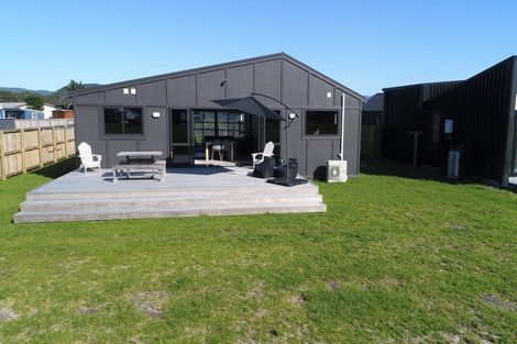 Photo of property in 129 Ngaio Drive, Matarangi, Whitianga, 3592