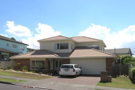 Photo of property in 2/36 Whiting Grove, West Harbour, Auckland, 0618
