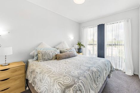 Photo of property in 1/12 Glenvar Road, Torbay, Auckland, 0630