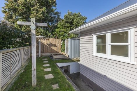 Photo of property in 8a Bay Drive, Titahi Bay, Porirua, 5022