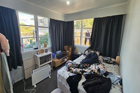 Photo of property in 77 Mould Street, Waitara, 4320