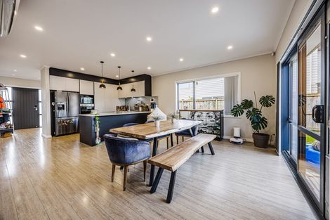 Photo of property in 18 Rauaruhe Road, Karaka, Papakura, 2113