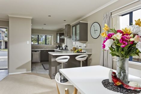 Photo of property in 95 Fields Parade, Oteha, Auckland, 0632