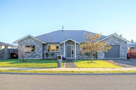 Photo of property in 16 Gimson Street, Solway, Masterton, 5810