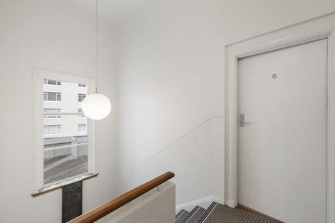 Photo of property in Rehutai Flats, 6/268 Oriental Parade, Oriental Bay, Wellington, 6011