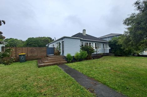 Photo of property in 35 Somerset Street, Brooklands, New Plymouth, 4310