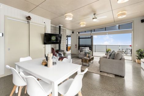 Photo of property in 24 The Parade, Paekakariki, 5034